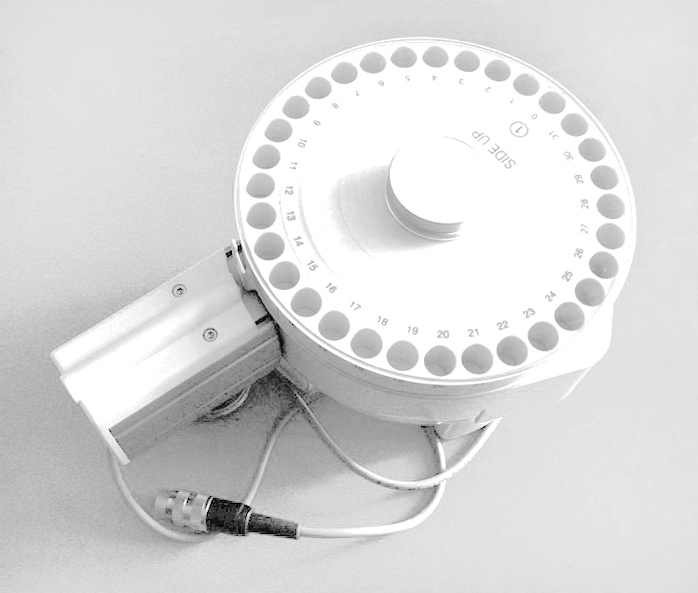 Sample injector